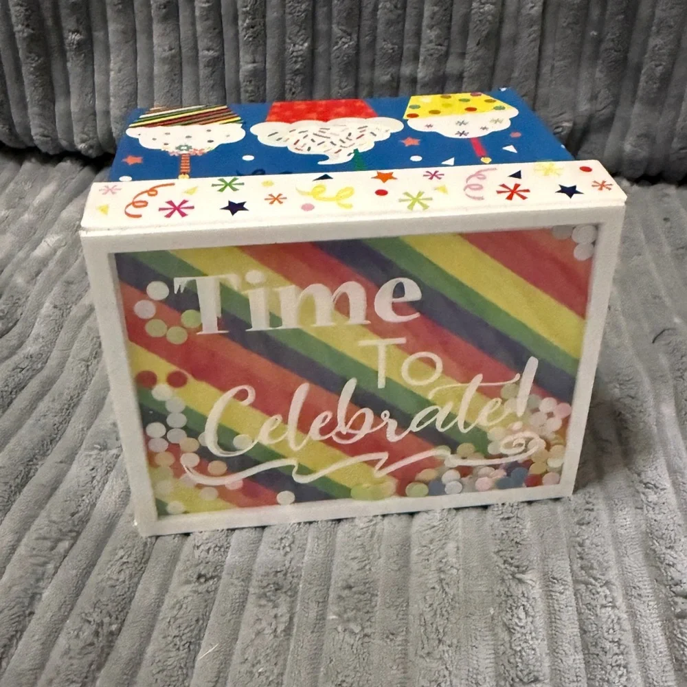 2 Gift Boxes